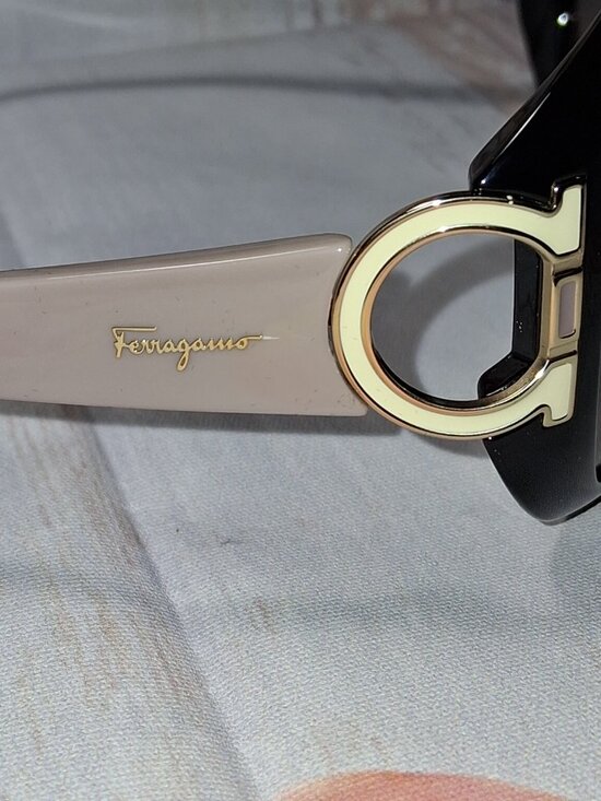 Salvatore Ferragamo Black Oval SF668S Sunglasses Gradiant lenses NEW W/Hard case main image 8